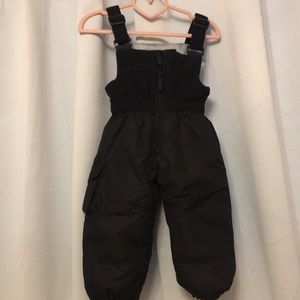 Black snow pants